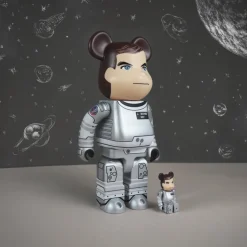 400% + 100% Bearbrick 007 Moonraker (James Bond)