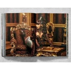 Ice cold : The History of Hip-Hop Jewelry