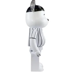 1000% MLB x Peanuts Bearbrick Snoopy (New York Yankees)
