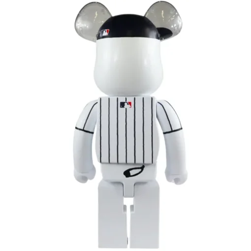 1000% MLB x Peanuts Bearbrick Snoopy (New York Yankees)