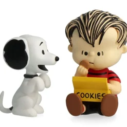 UDF Peanuts Series 12 - 50's Snoopy & Linus Figurine